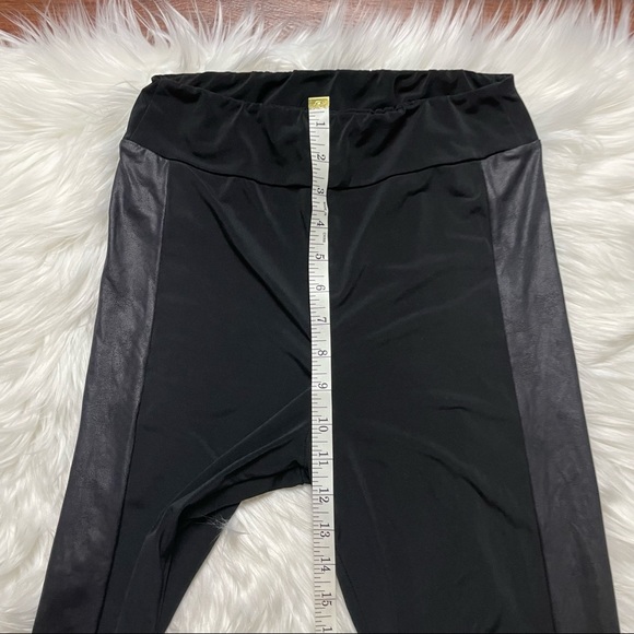 Floreiza Women’s Black Faux Leather Side Striped Lightweight Legging Size M EUC - Picture 4 of 9